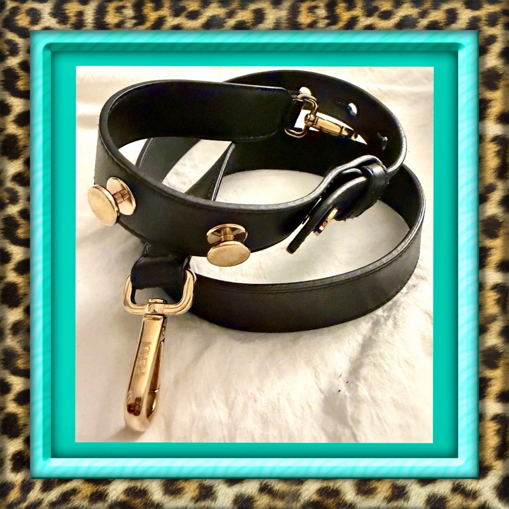 👑✅PRICE FIRM✅ AUTHENTIC FENDI Black Leather Crossbody Strap